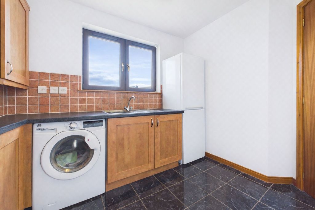 Additional image 6 of 2 bed flat for saleHolm Dell Place, Inverness IV2