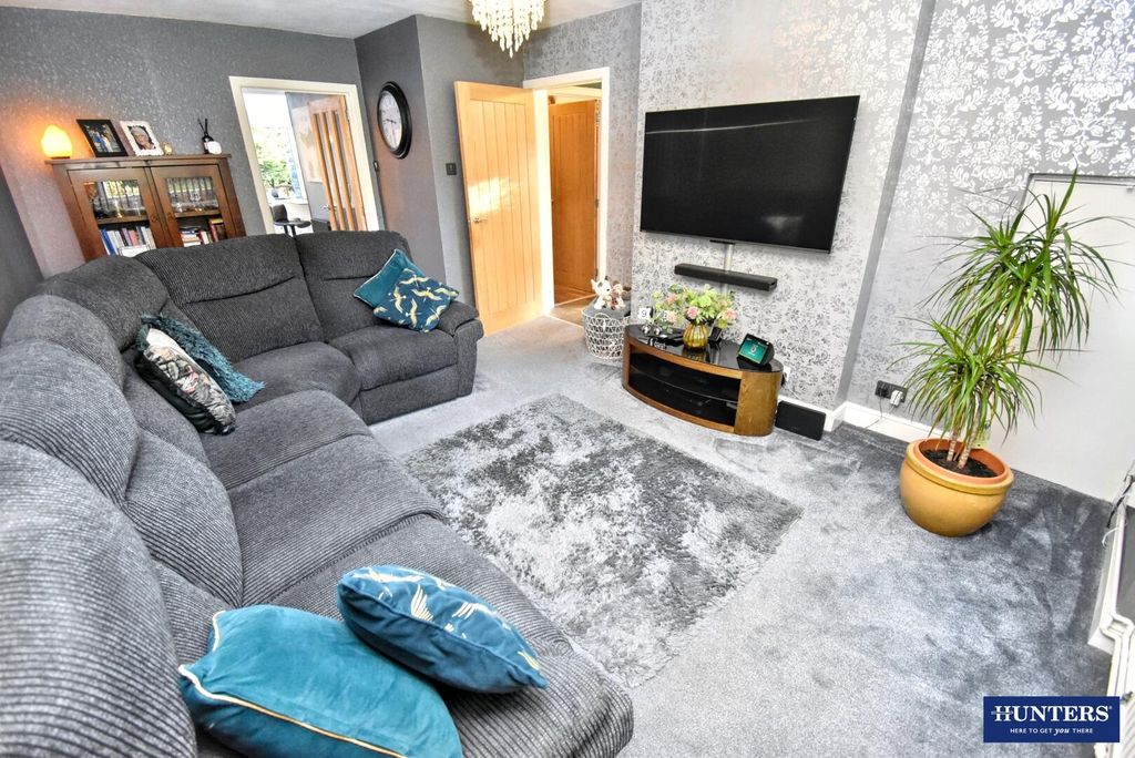 Property photo 1 of 19 Living Room