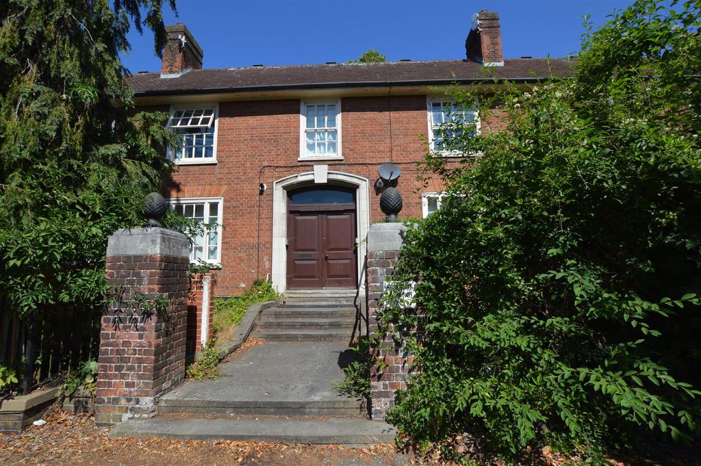 Property photo 1 of 3