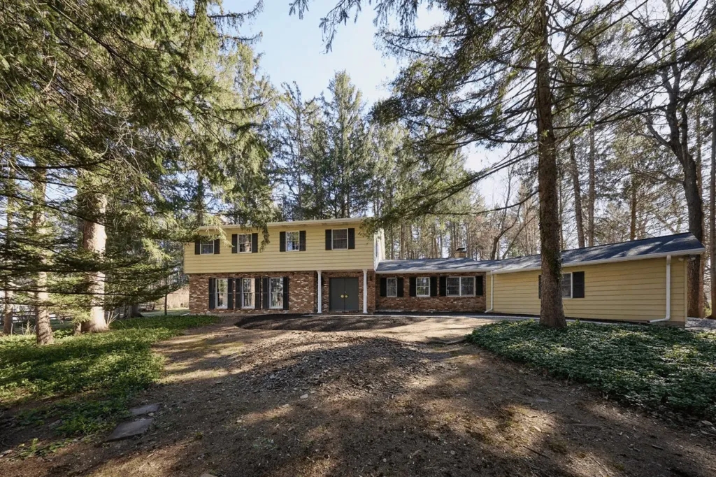 Property photo 1 of 31