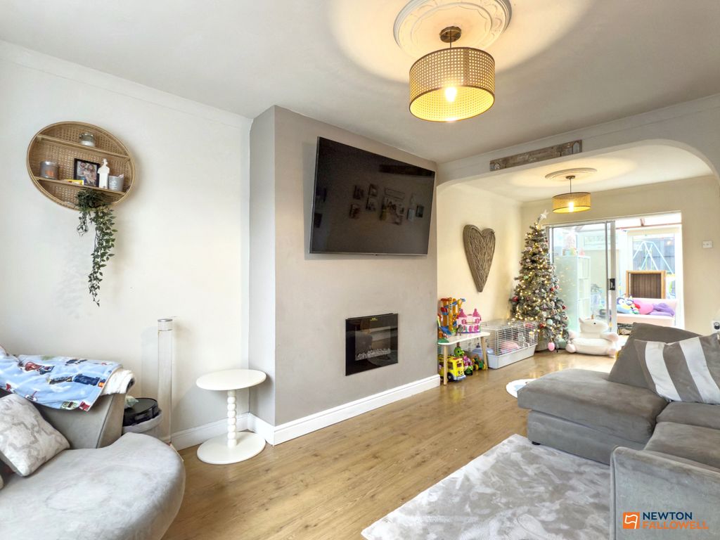 Property photo 3 of 27