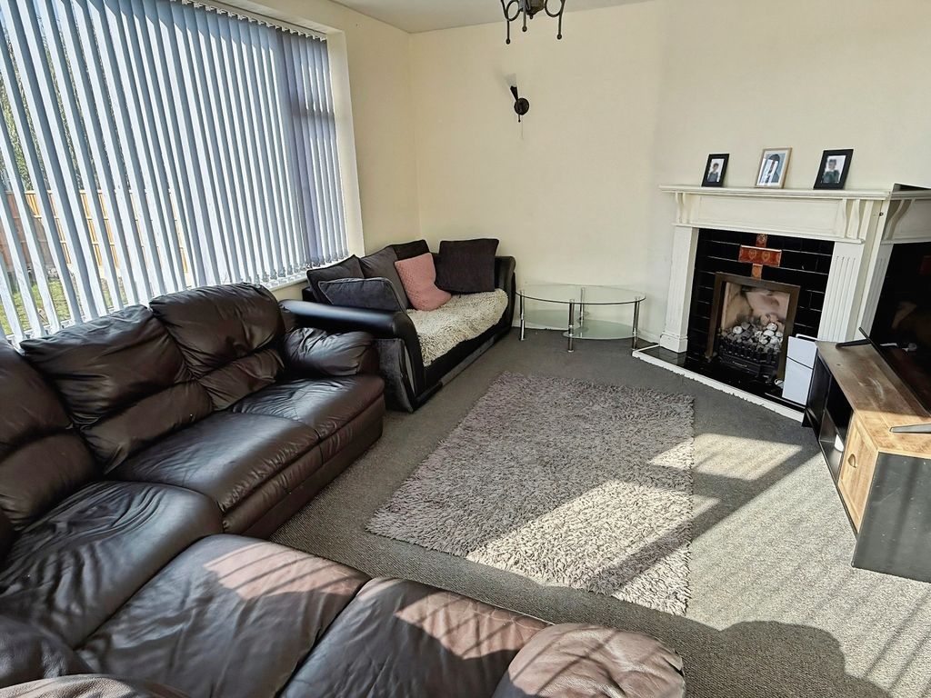 Property photo 2 of 26