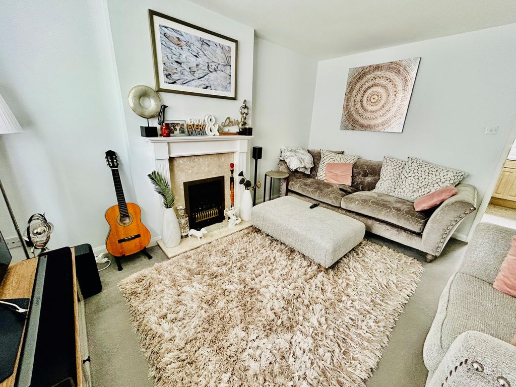 Property photo 2 of 8