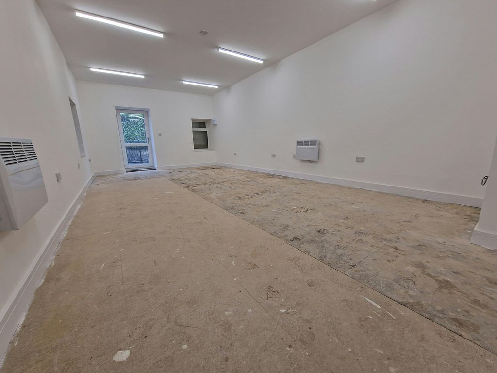 Property photo 2 of 6 Open Plan