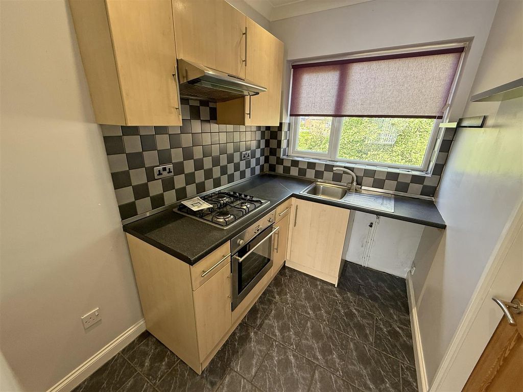 Property photo 3 of 7 Kitchen.Jpg