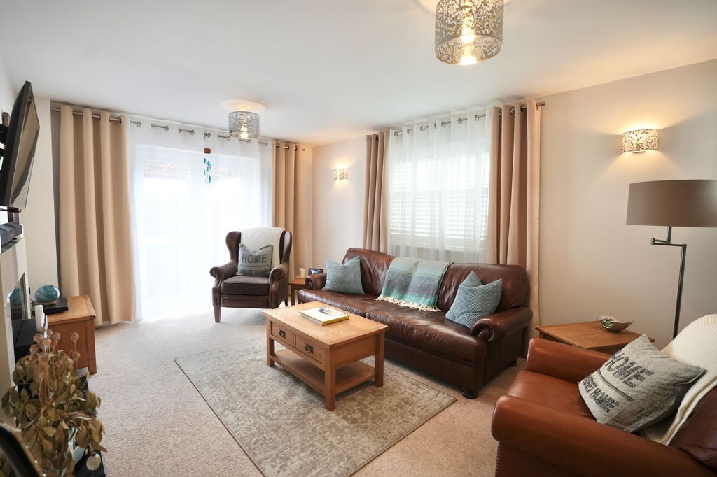 Property photo 2 of 38