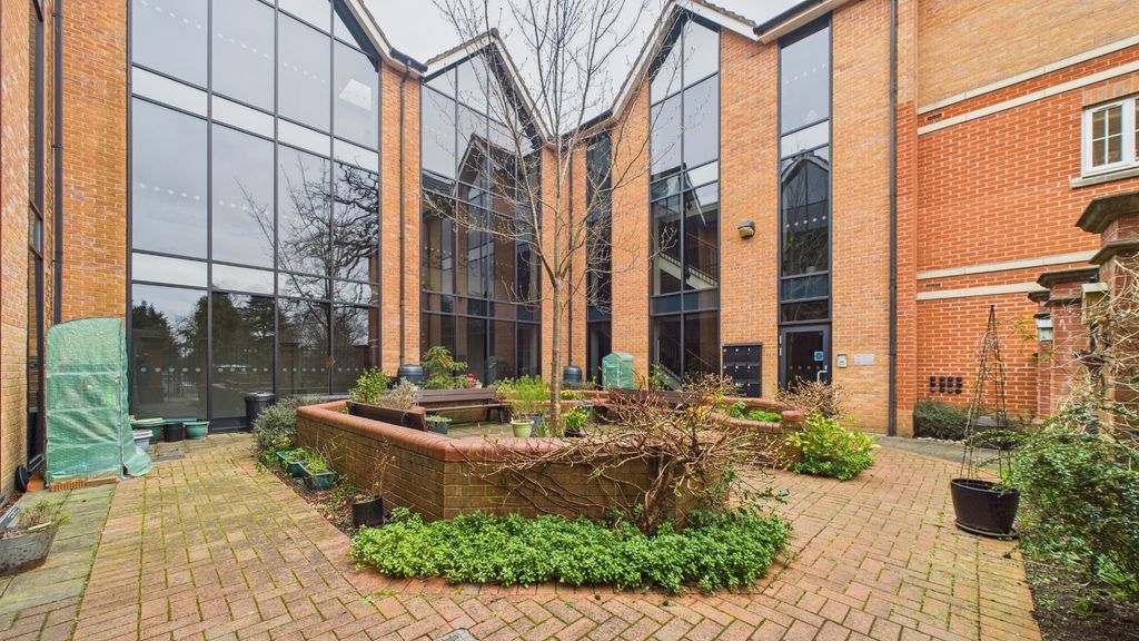 Property photo 2 of 19 3980767