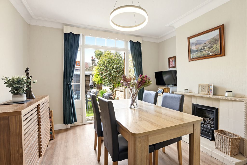 Property photo 3 of 20 Dining Area