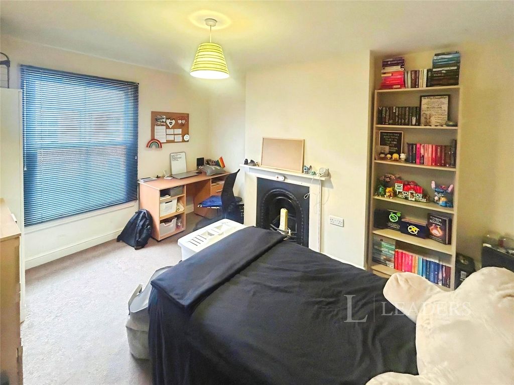 Property photo 3 of 11 Picture No. 20