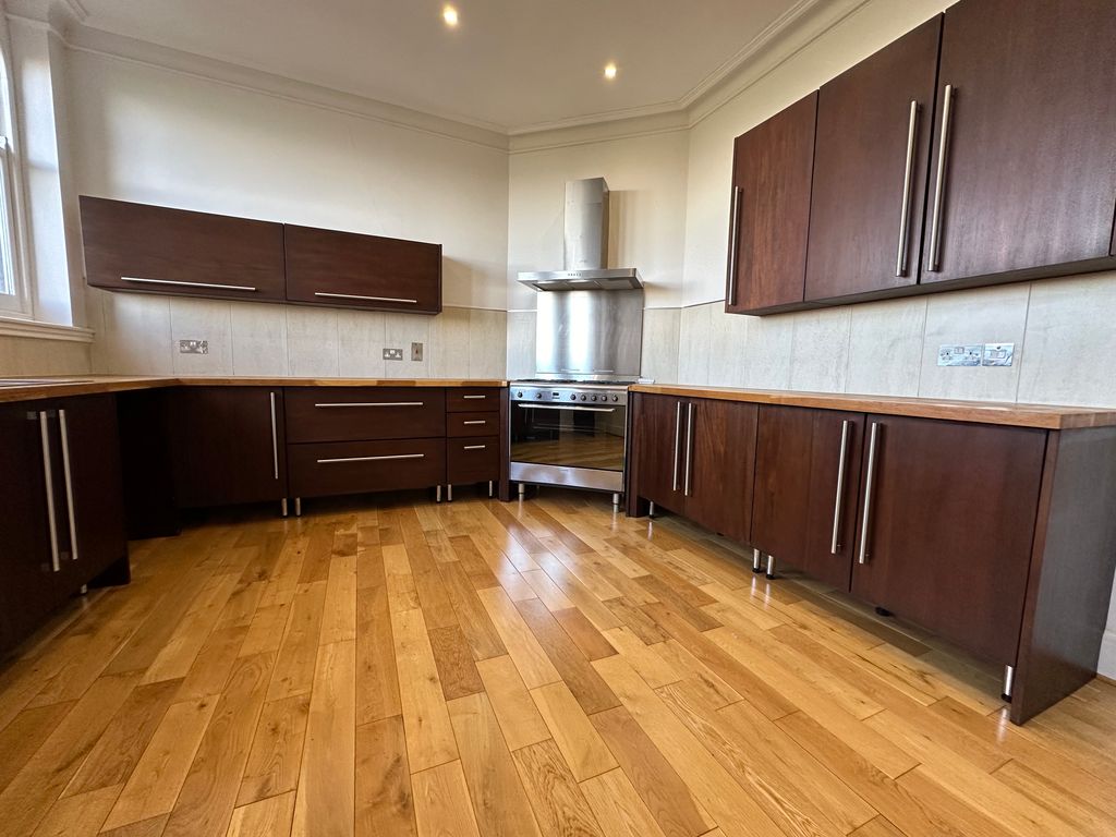 Property photo 3 of 34 Kitchen