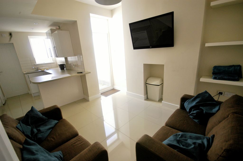 Property photo 2 of 13