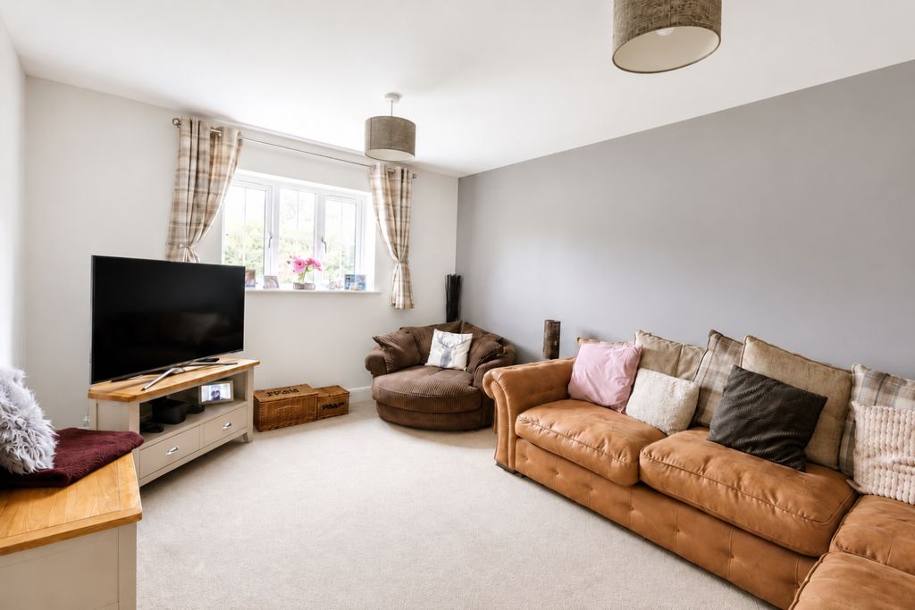 Property photo 3 of 30 C27149F4-5468-4Fcb-87F7-B05Ea35De3Bb