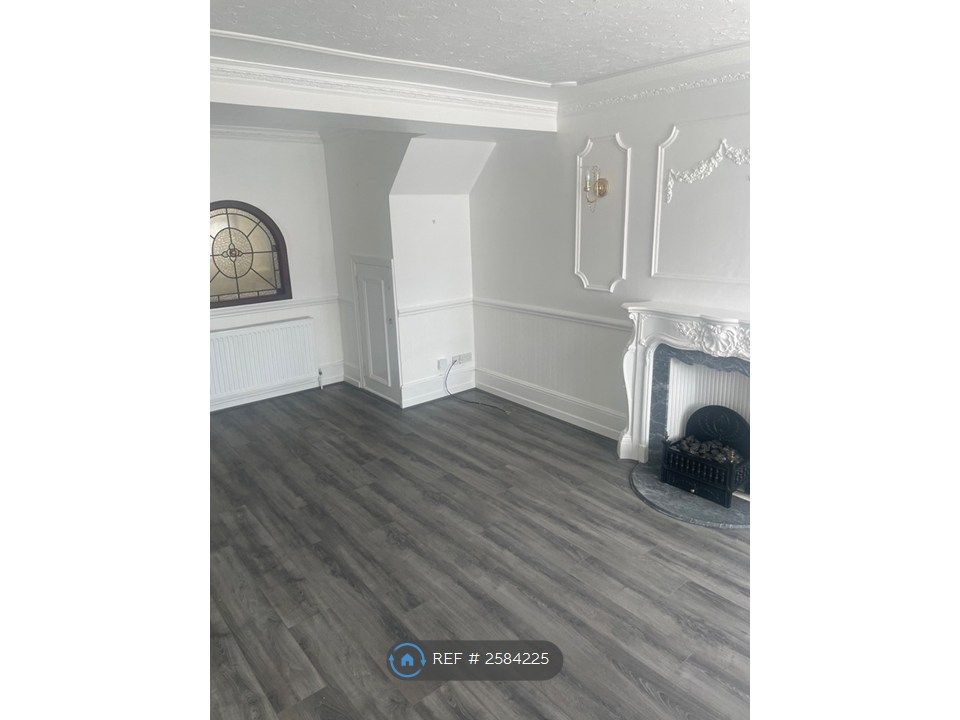Property photo 2 of 27