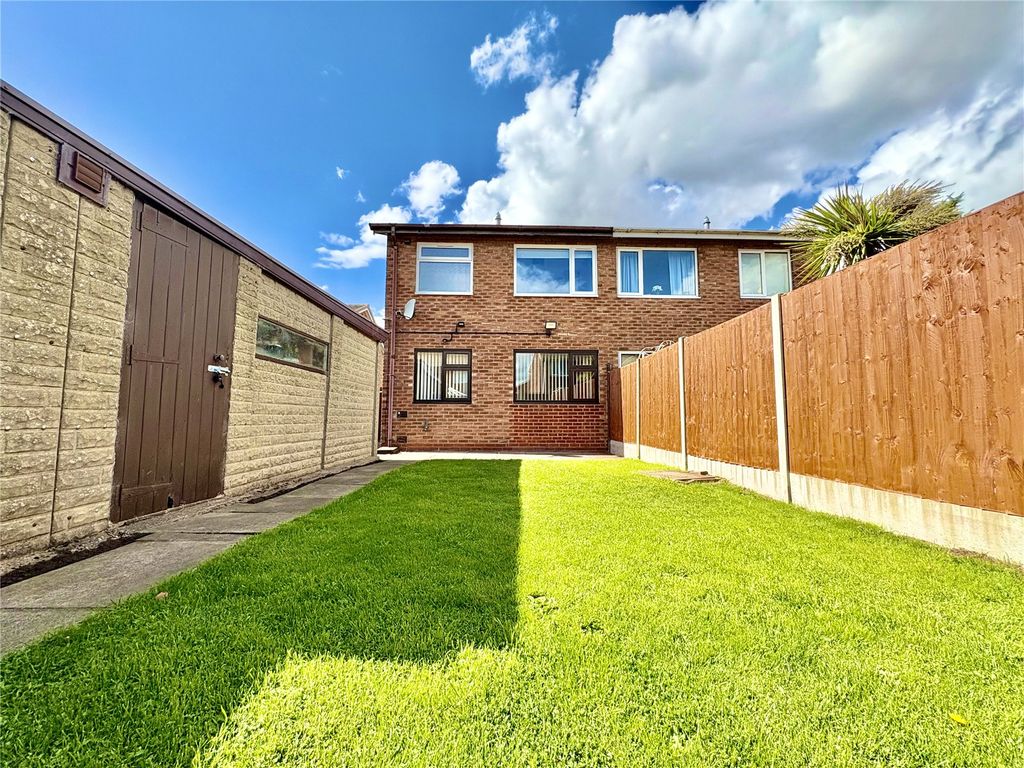 Property photo 2 of 29 Picture No. 18