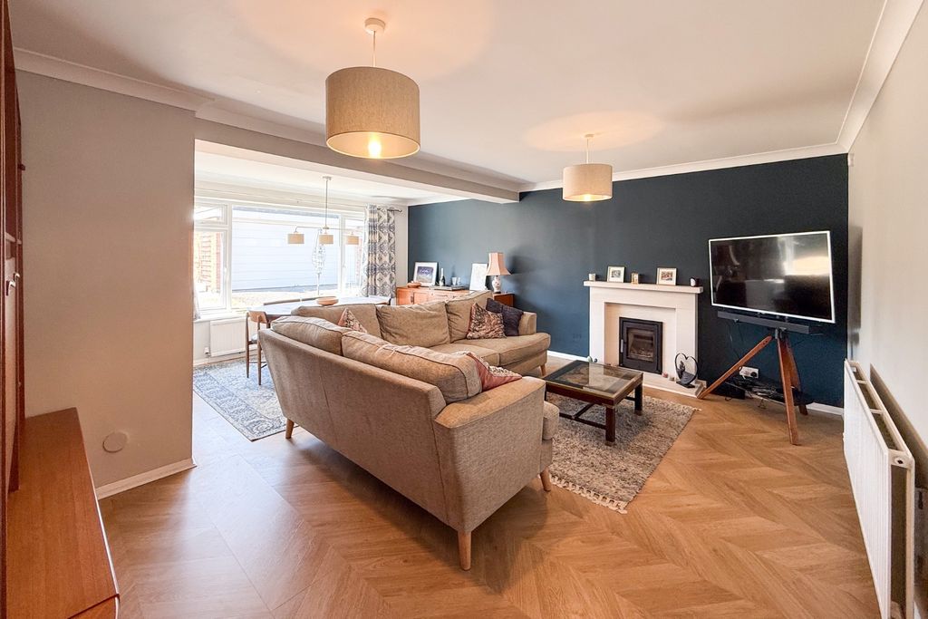 Property photo 2 of 20 5388486