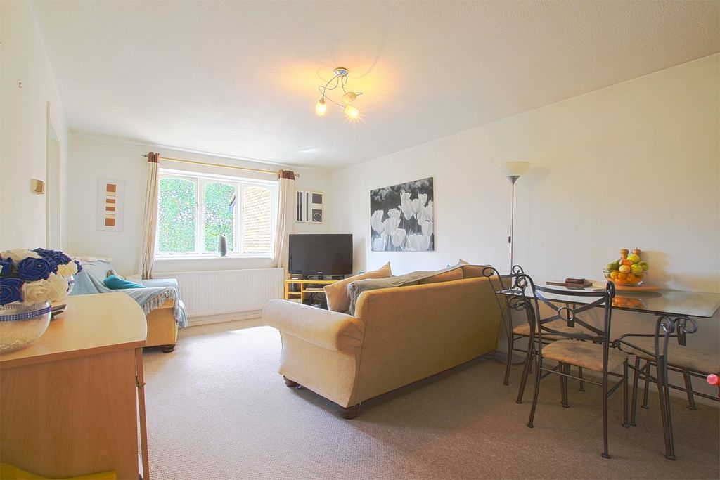 Property photo 3 of 8
