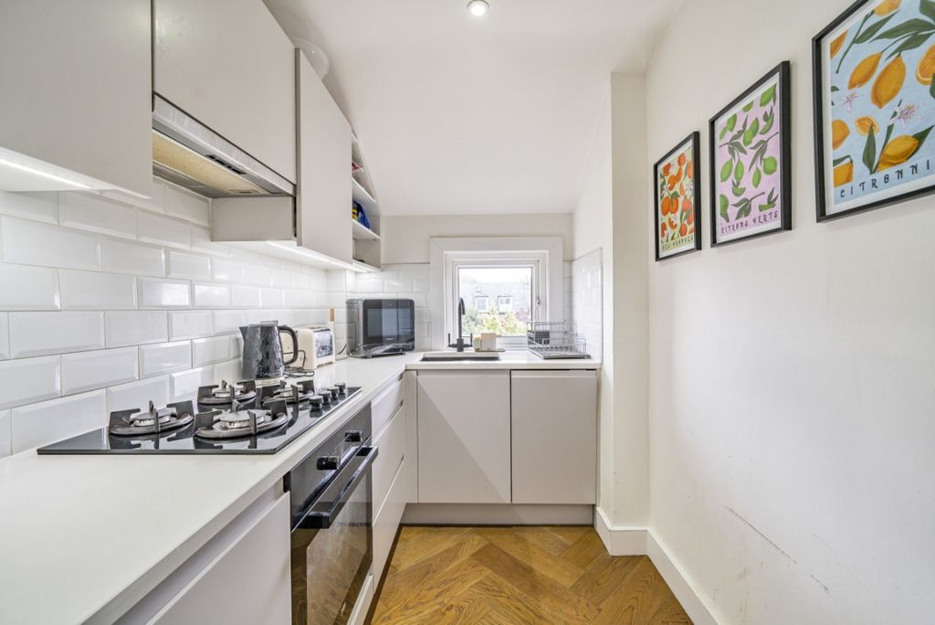 Property photo 2 of 7 979805 (3)