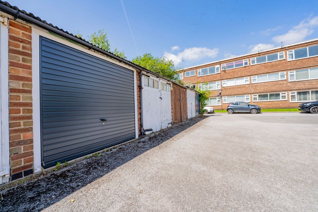 Property photo 2 of 12