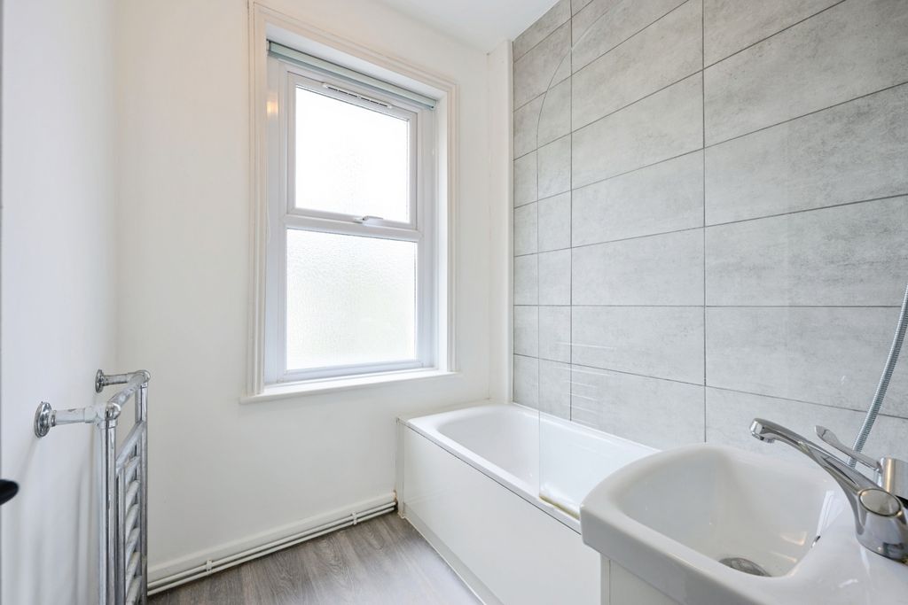 Property photo 3 of 11 Pbox-Img.Jpg