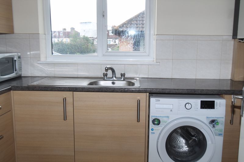 Property photo 3 of 8 Photo 6