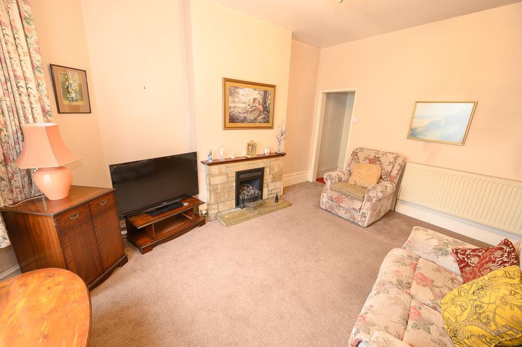 Property photo 3 of 21 Lounge Pic 2.Jpg