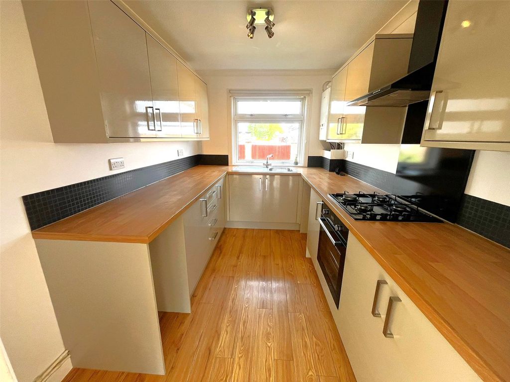 Property photo 2 of 15 Picture No. 04