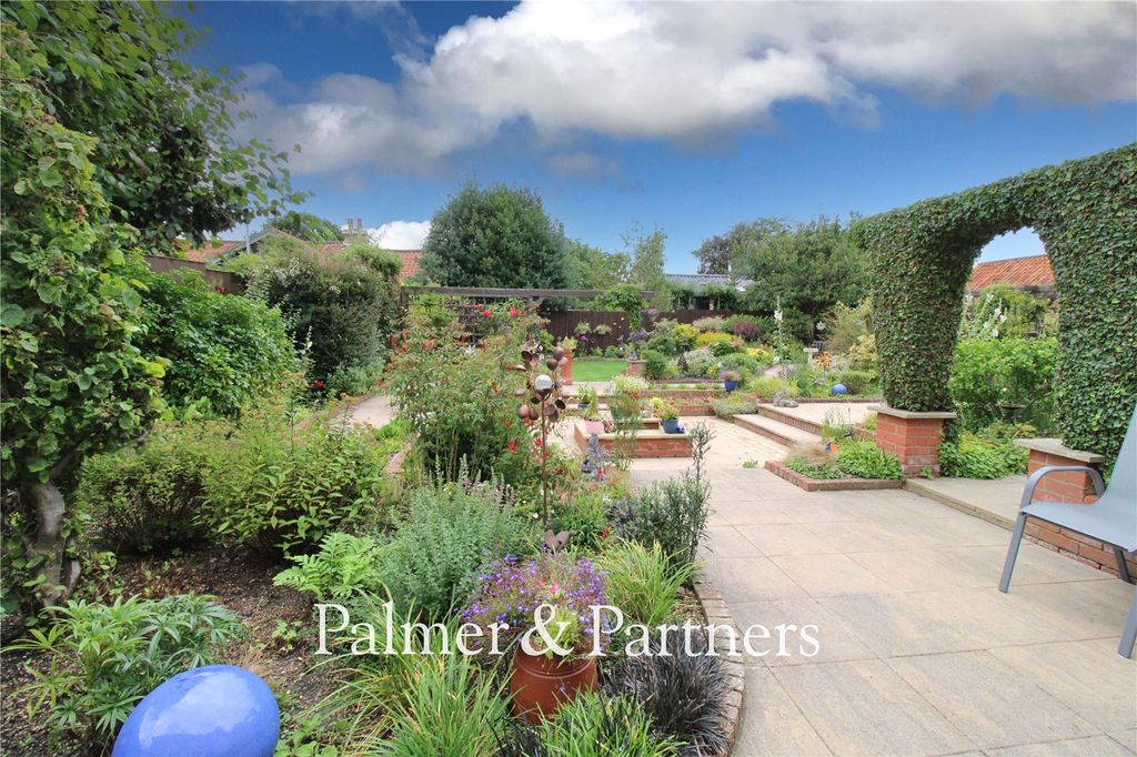 Property photo 2 of 32 Picture No. 40