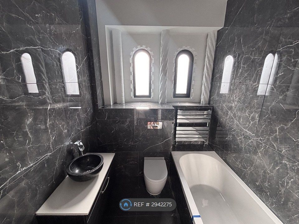 Property photo 3 of 8 Unit 6