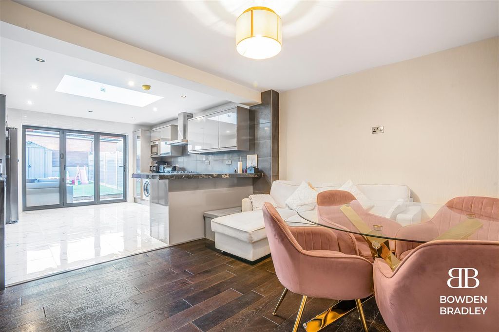 Property photo 3 of 17 Dining Area Open Plan To