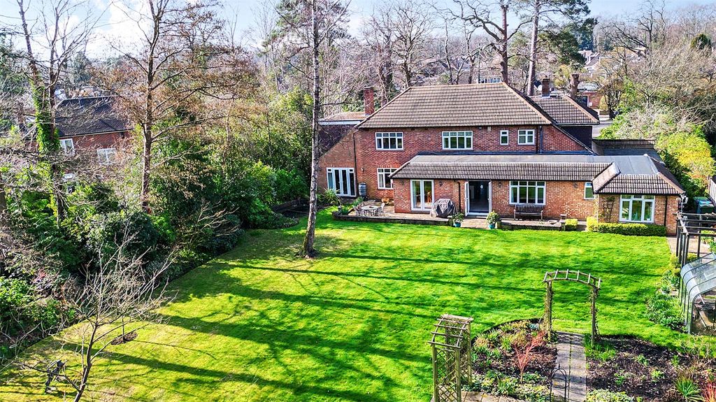 Property photo 1 of 27 Picture No. 05