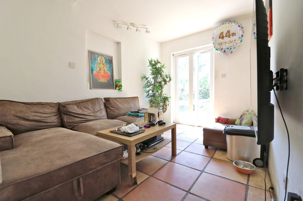 Property photo 2 of 10