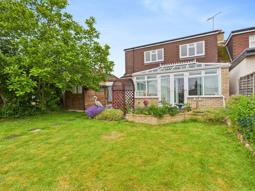 Property photo 1 of 19 Cam01354G0-Pr0521-Still019