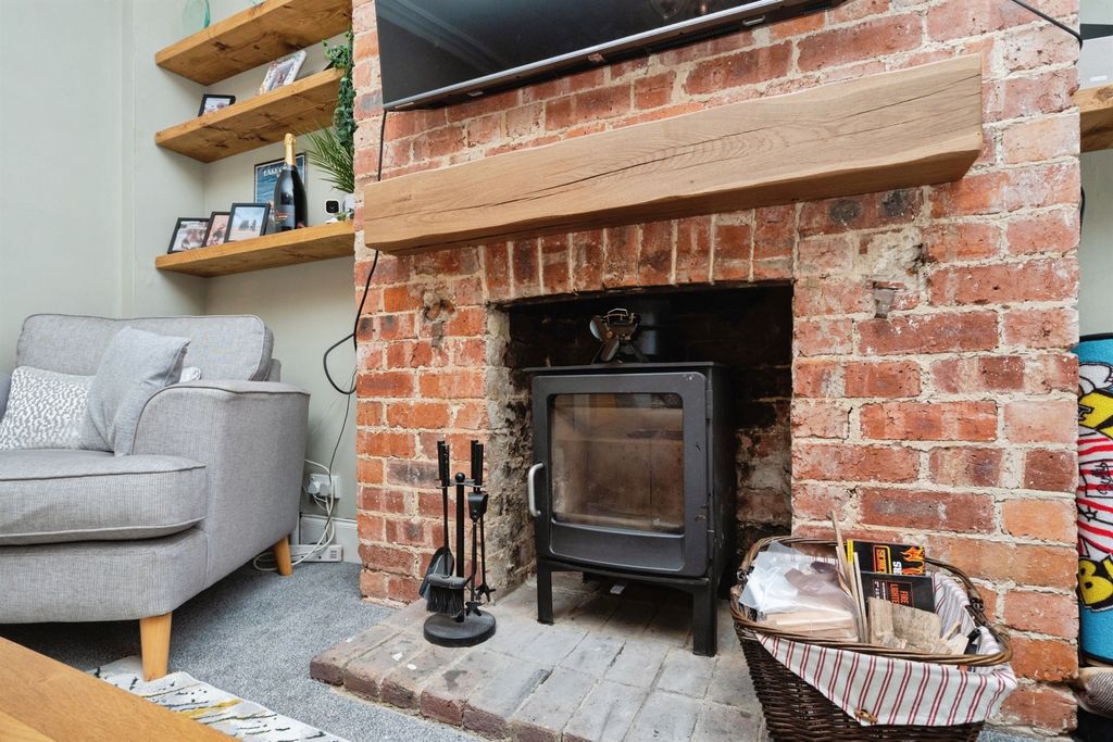 Property photo 3 of 17