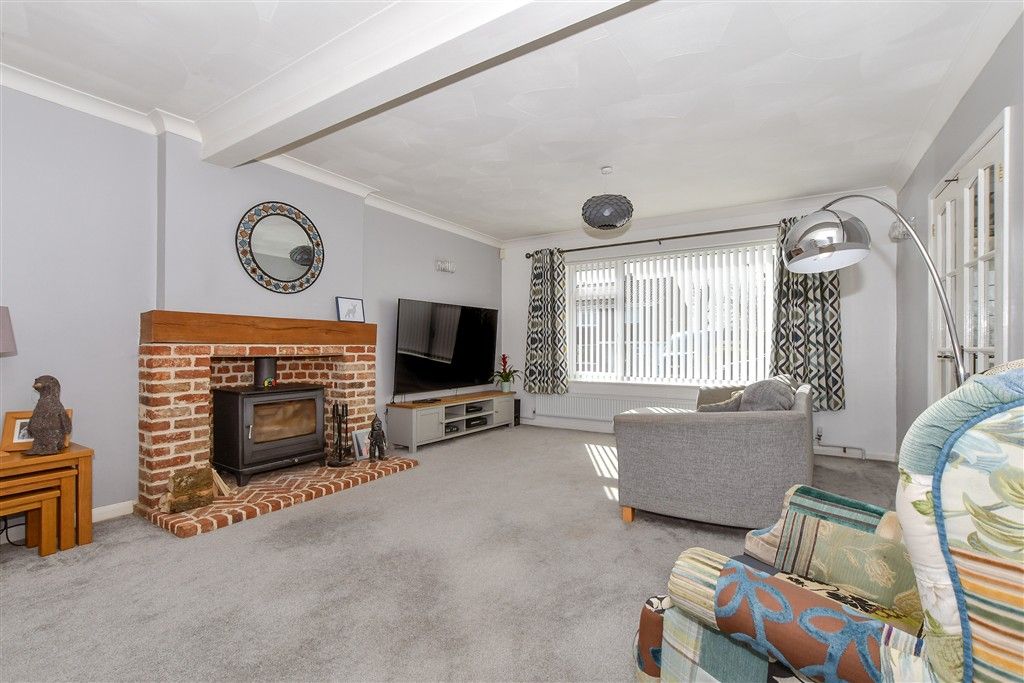Property photo 1 of 15 Lounge