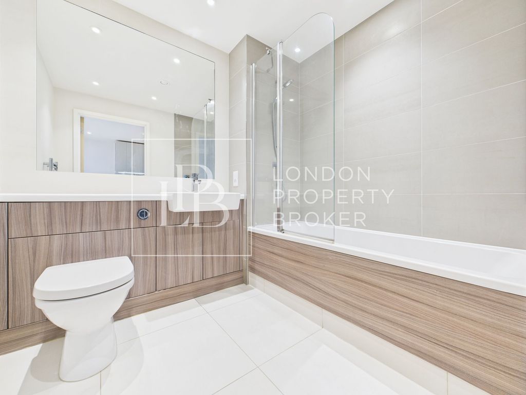Property photo 3 of 11