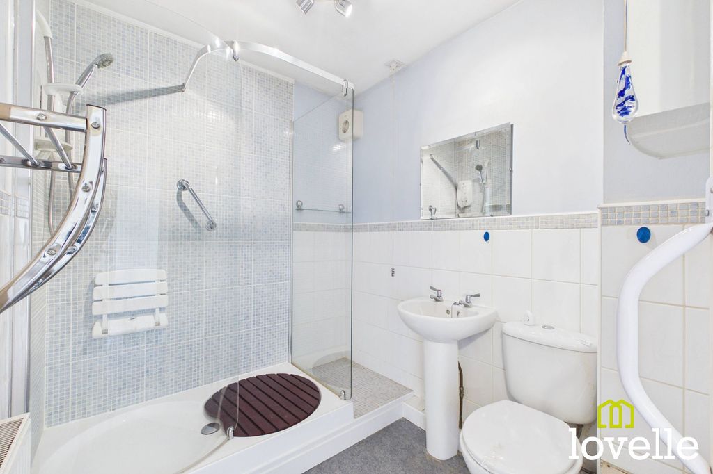 Property photo 2 of 19