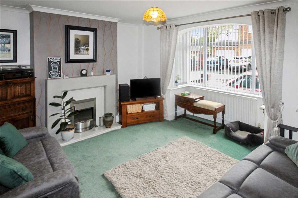 Property photo 2 of 21 Lounge