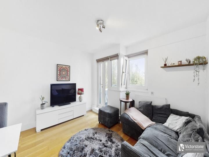 Property photo 2 of 10 981844