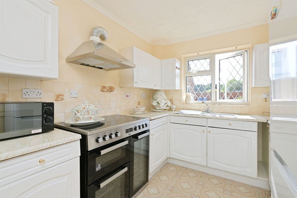 Property photo 3 of 16