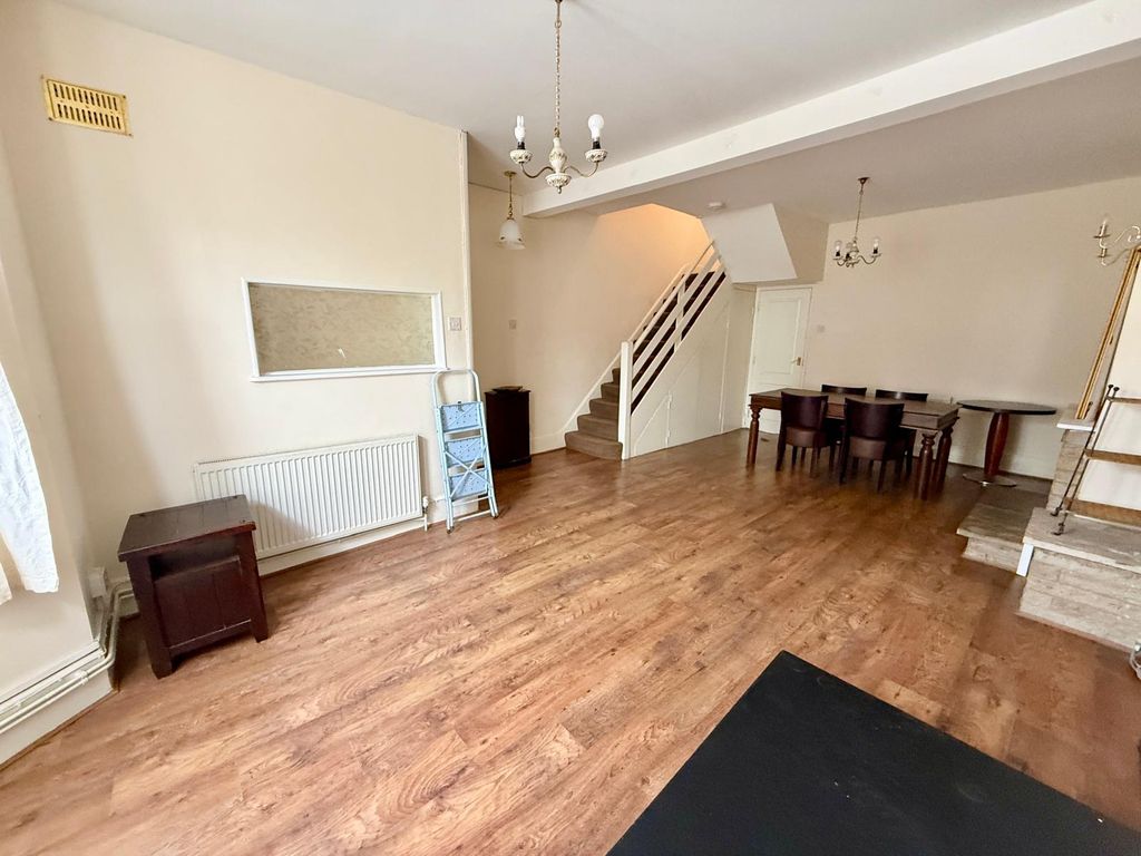 Property photo 2 of 14 Gallery