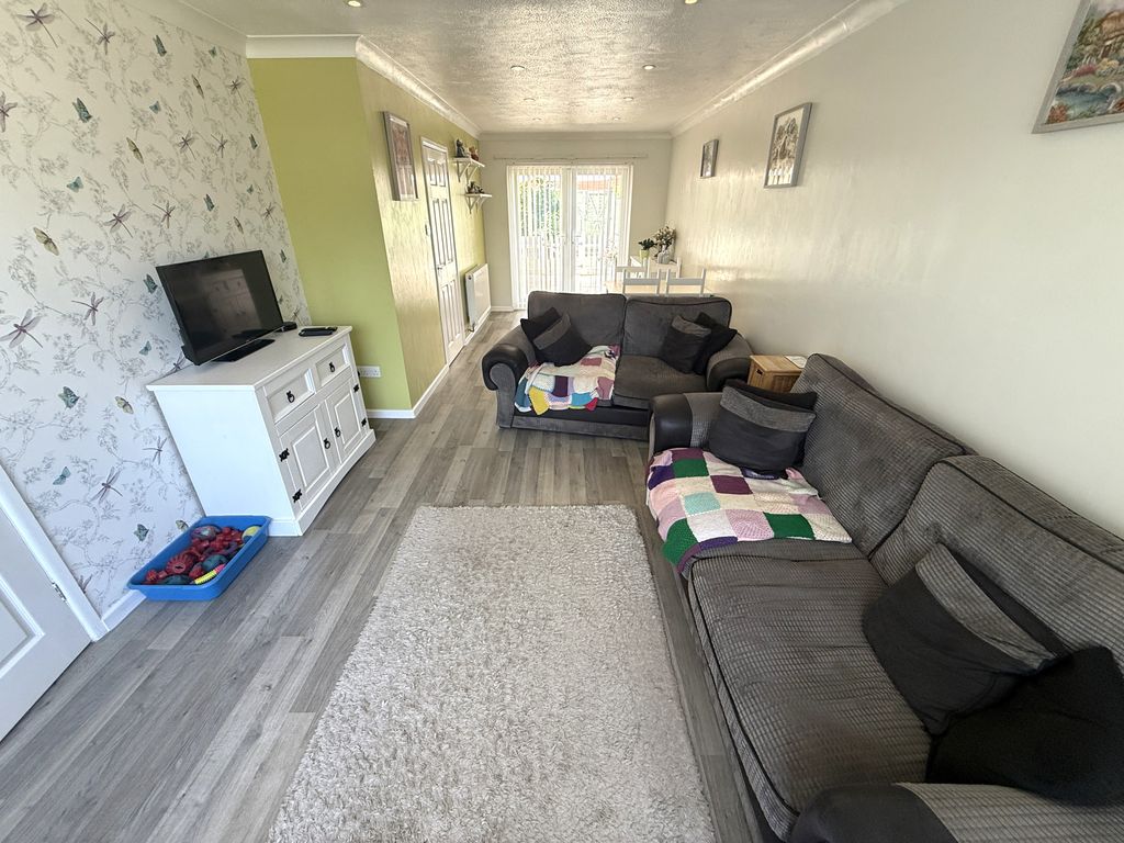 Property photo 2 of 32