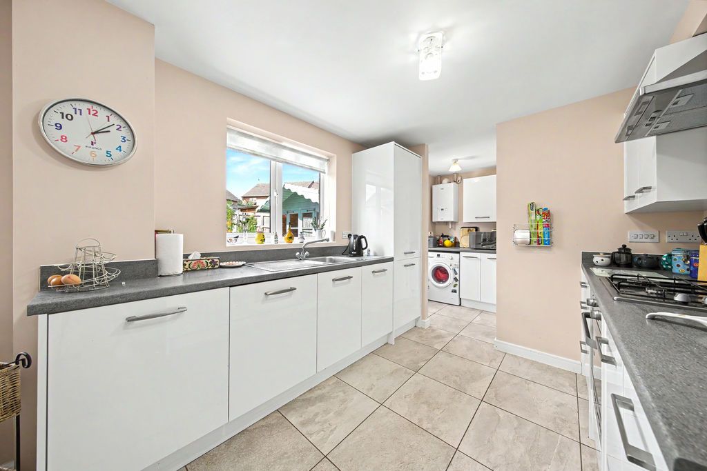 Property photo 3 of 30 Kitchen