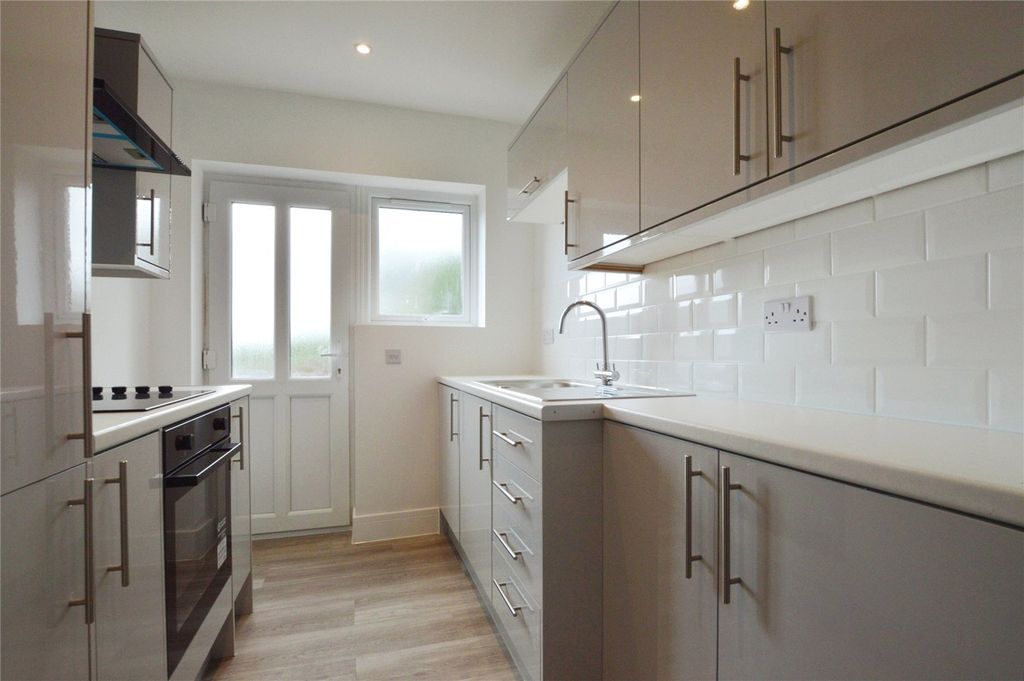 Property photo 1 of 7 Kitchen