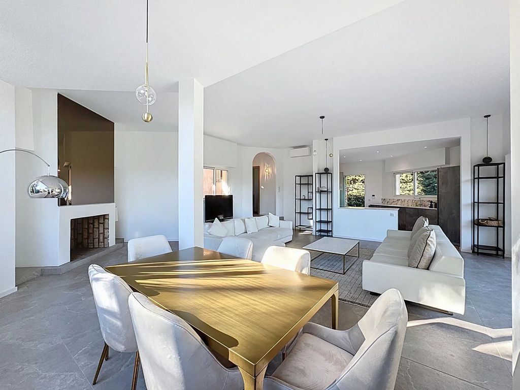 Property photo 3 of 28