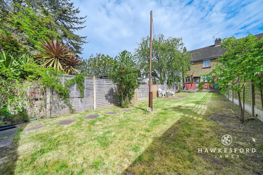 Property photo 2 of 10 West Lane, Sittingbourne - Garden