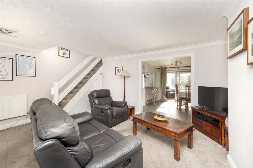 Property photo 3 of 26