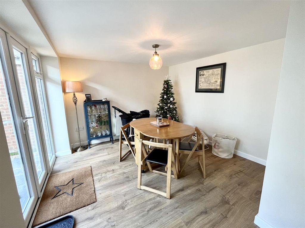 Property photo 3 of 8 Dining Room