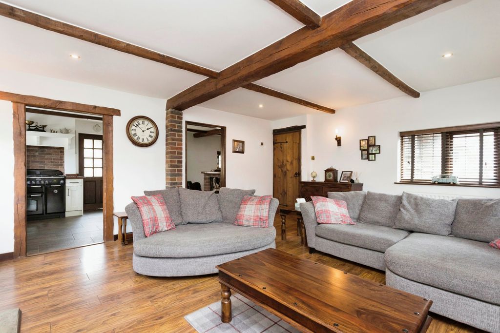 Property photo 3 of 18