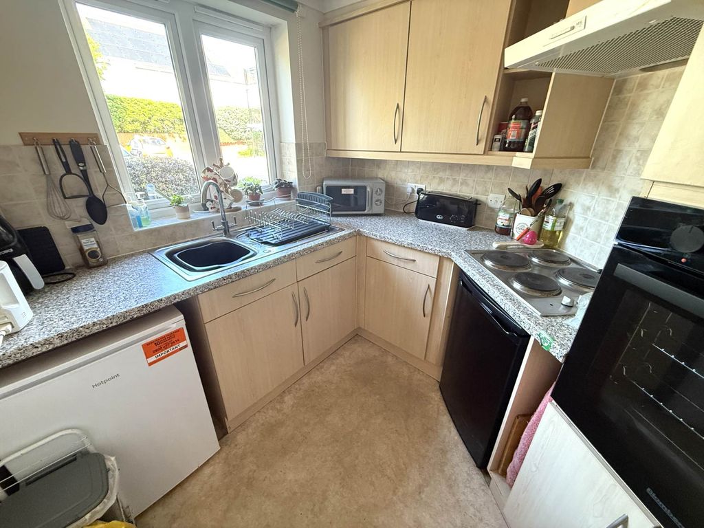Property photo 2 of 11