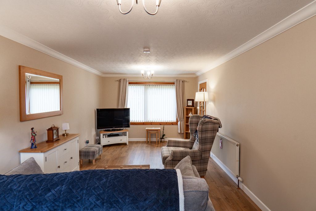 Property photo 3 of 38